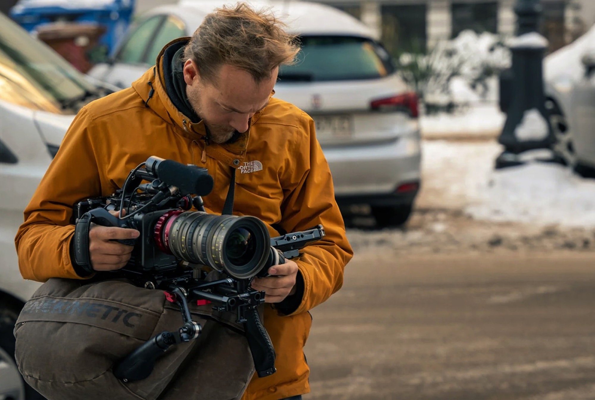 Joachim Blomme building a cinema camera on a snowy location