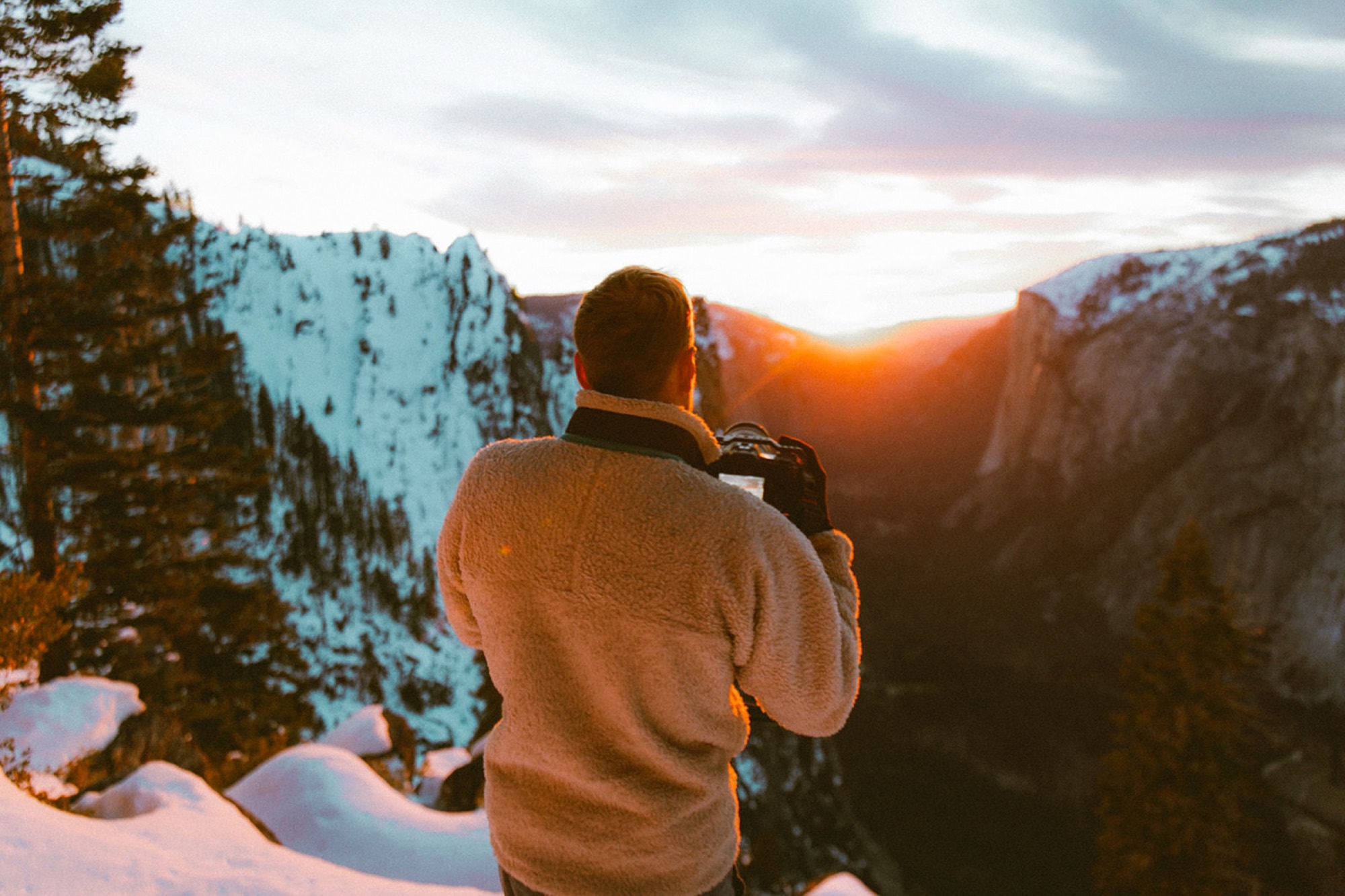 Joachim Blomme filming the winter landscape in Yosemite